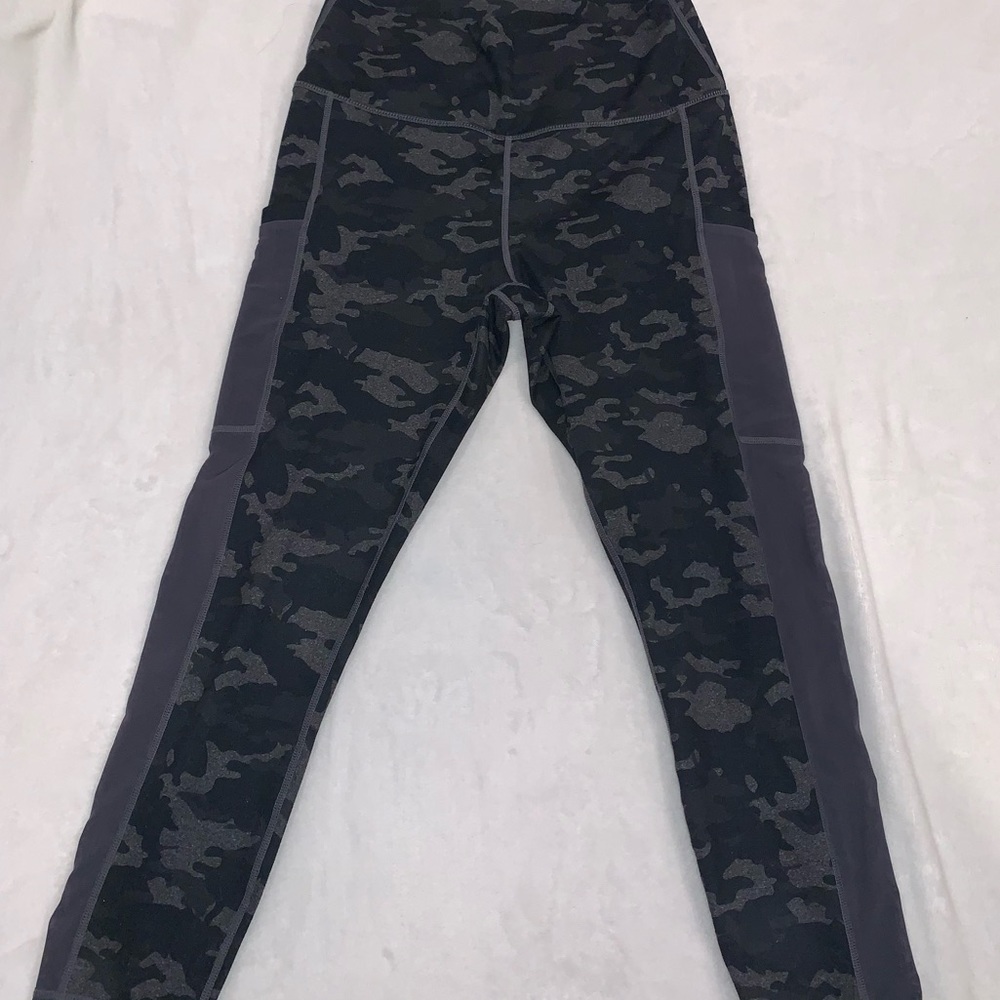 Fabletics black and grey camo power hold leggings
